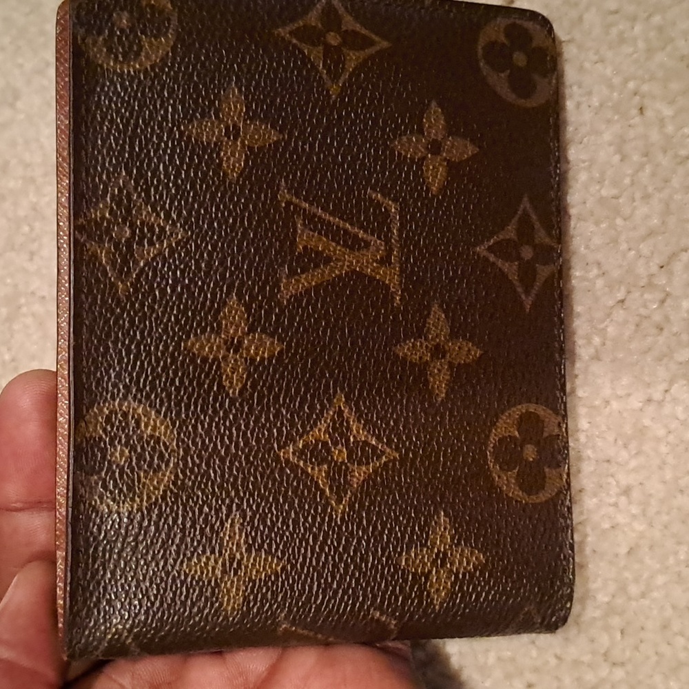 Authentic mens Louis Vuitton Wallet